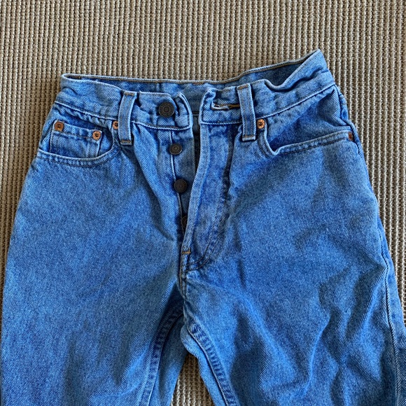 Vintage Levi Jeans - Picture 2 of 4